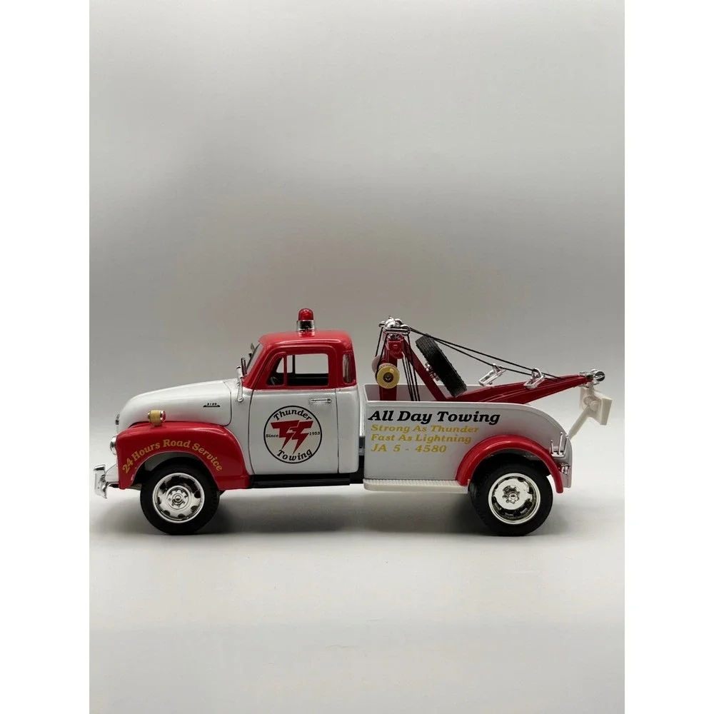 1953 Chevrolet 3100 Tow Truck Diecast Red White Thunder Towing Wrecker‎ 1/24